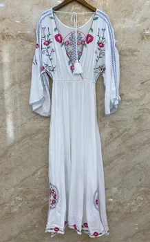 Богемное пляжное Длинное платье 2023, Весна-лето, Высококачественное Женское Сексуальное платье с V-образным вырезом и цветочной вышивкой, расклешенный рукав, бело-синее платье Макси